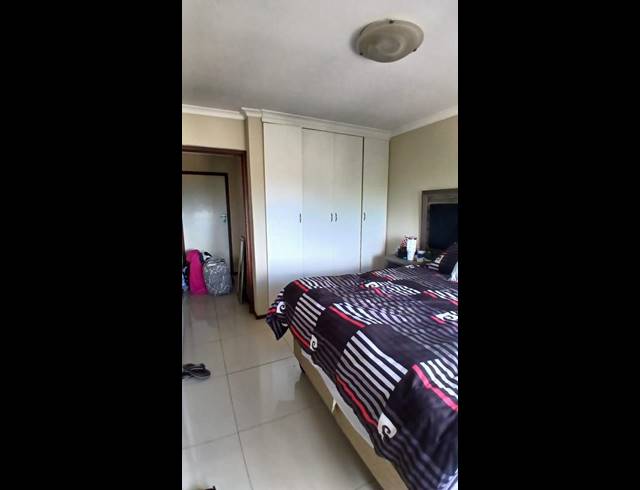 2 BEDROOM APARTMENT FOR SALE IN MONTCLAIR